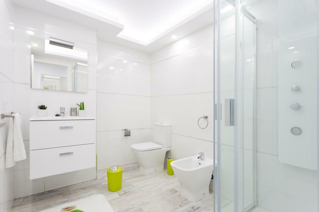 63 Los Cristianos first sea line, parking, Wi Fi Exterior foto